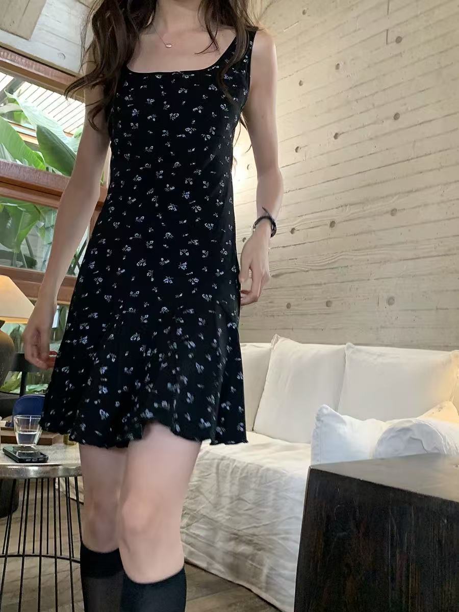 Resort-style Figure-flattering Tank Top And Little Black Dress